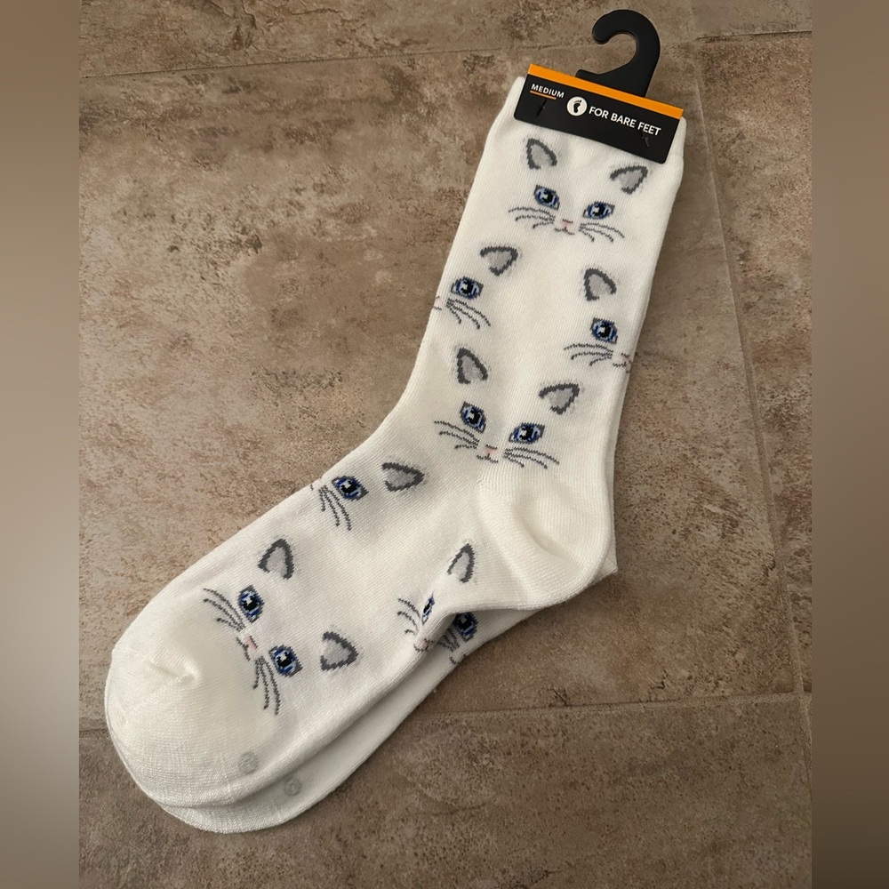😸🧦NWT White Cat Socks